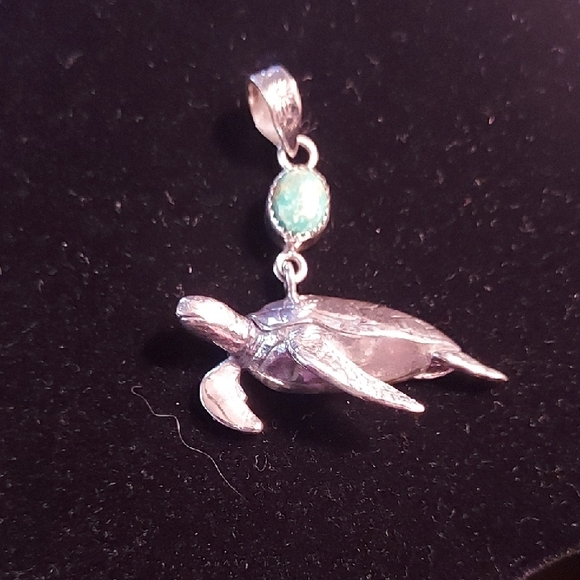 Jewelry - For the beautiful Leah.❤️Sterling Silver 925 Sea Turtle Pendant with Turqoise